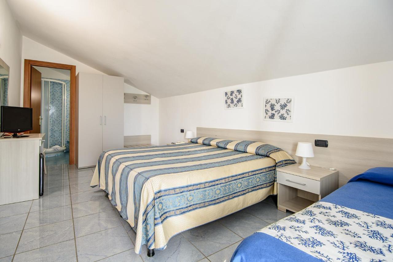 Economy Triple Room