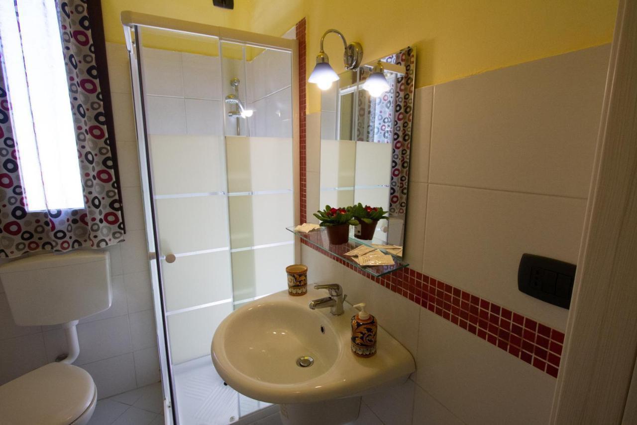 Single Room,969575536:JPEG