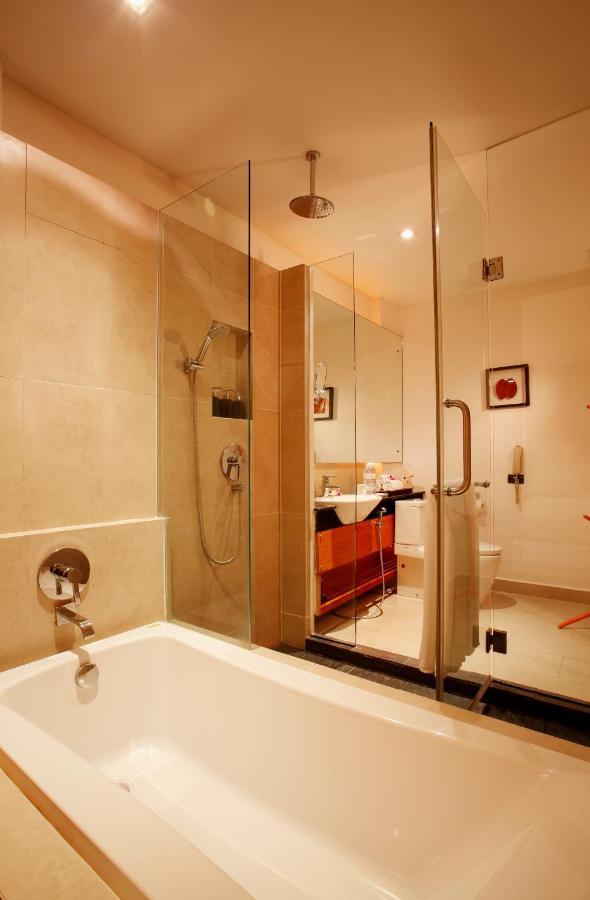 Deluxe Double Room Pool View Daily Complimentary Minibar,969718912:JPEG