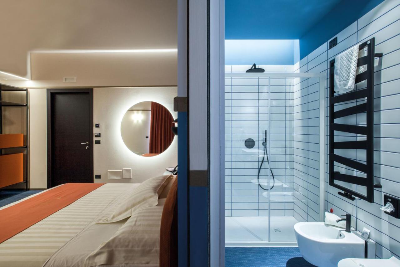 Superior Room One Queen One Single Bed Balcony Non-Smoking,970678597:JPEG