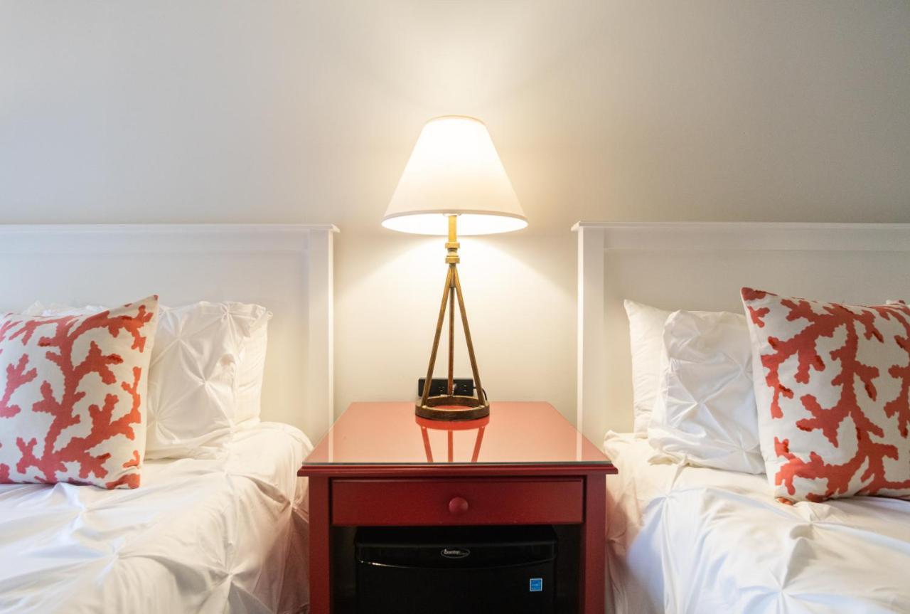 Standard Queen Room Two Queen Beds