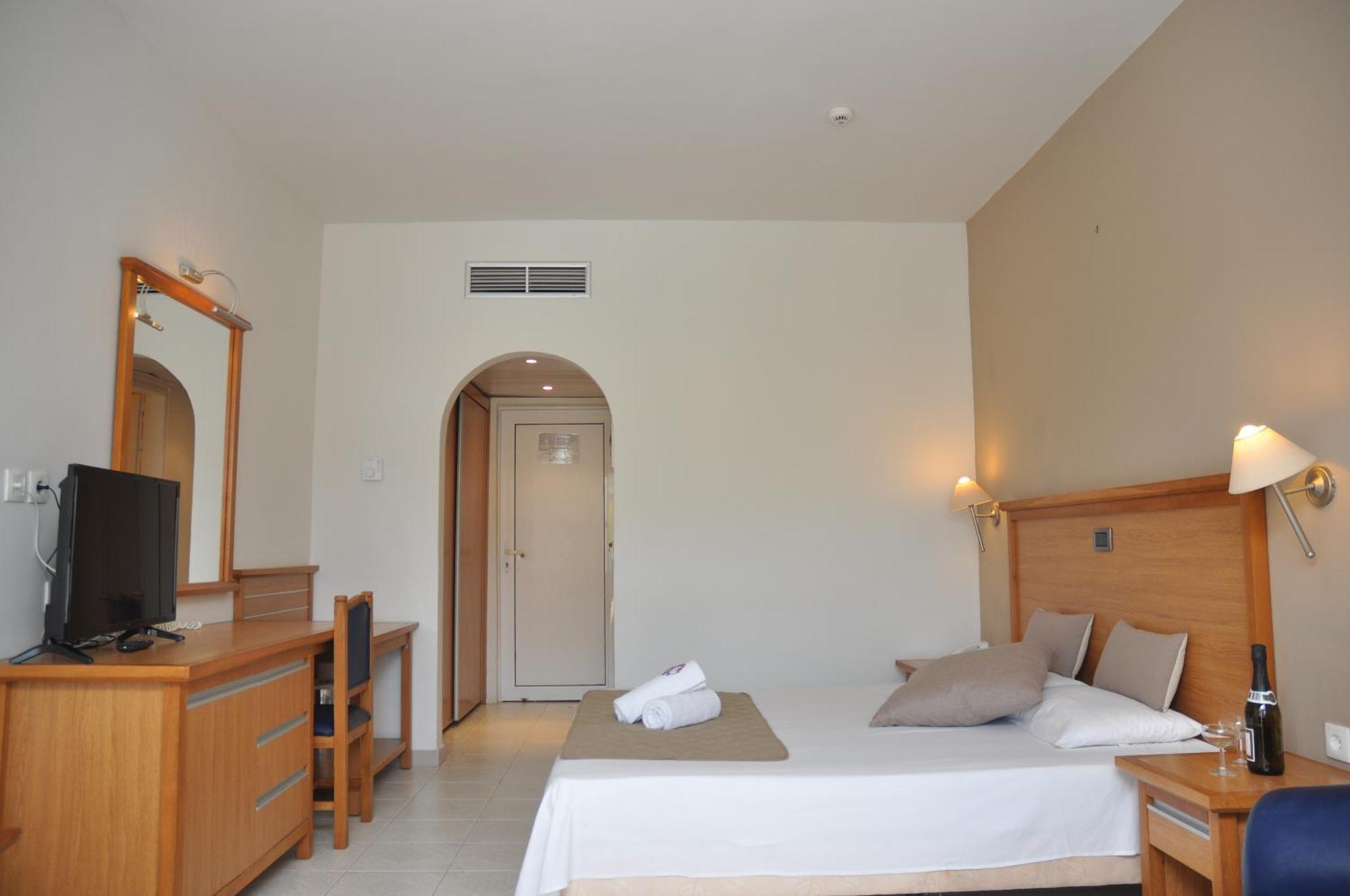 Double or Twin Room Garden View Pool View