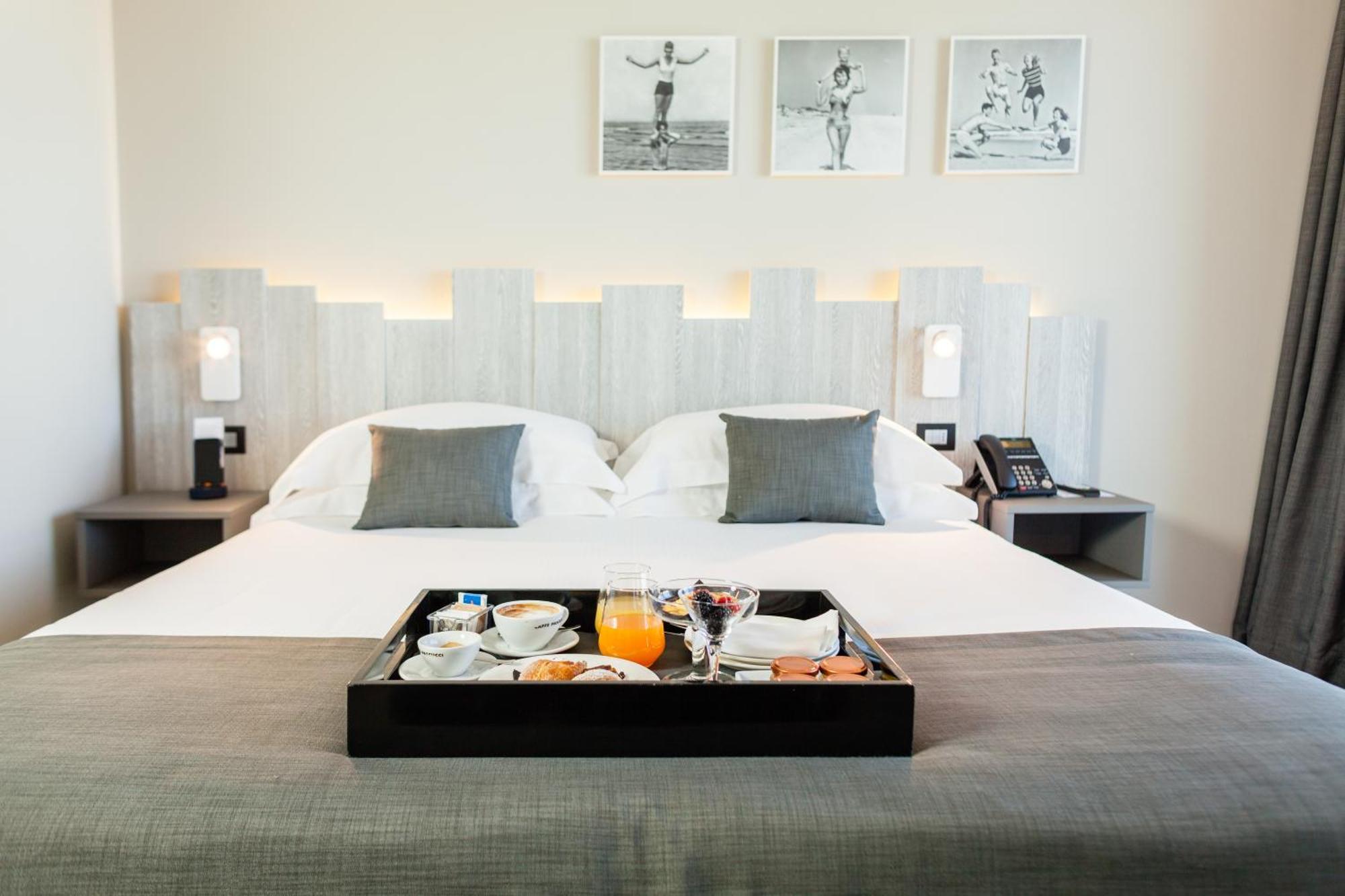 Double or Twin Room City View,725141344:JPEG