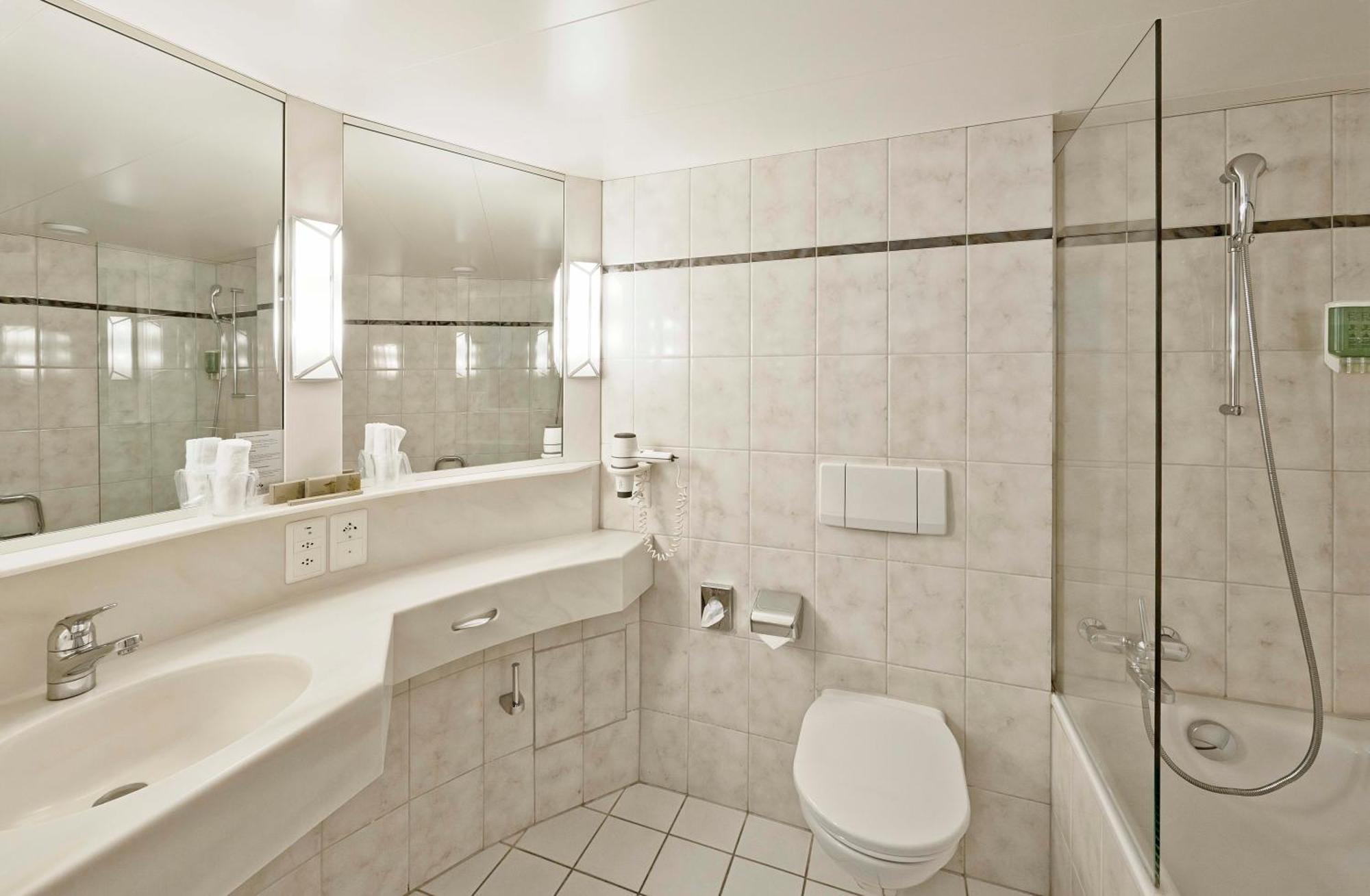 Double or Twin Room Standard