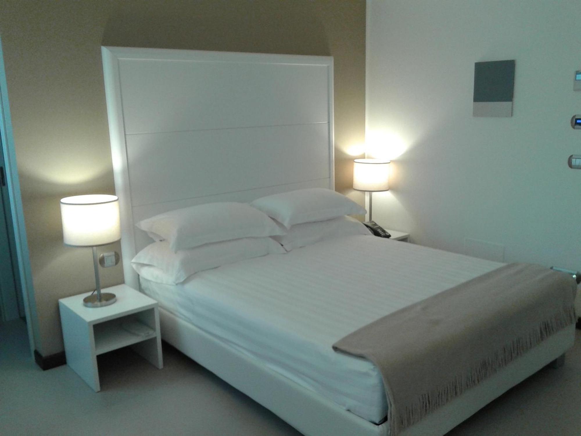 Deluxe Double or Twin Room City View,1604776023:JPEG