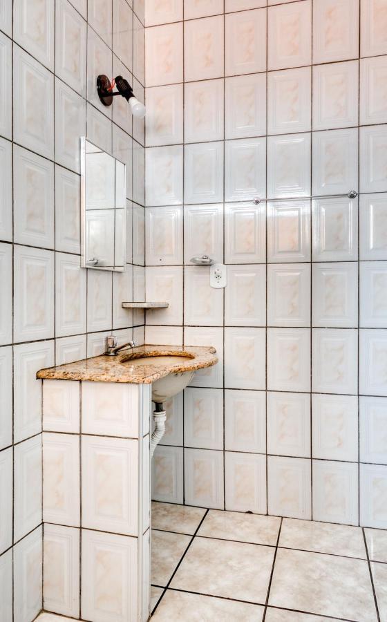 Quarto com 2 Camas de Solteiro