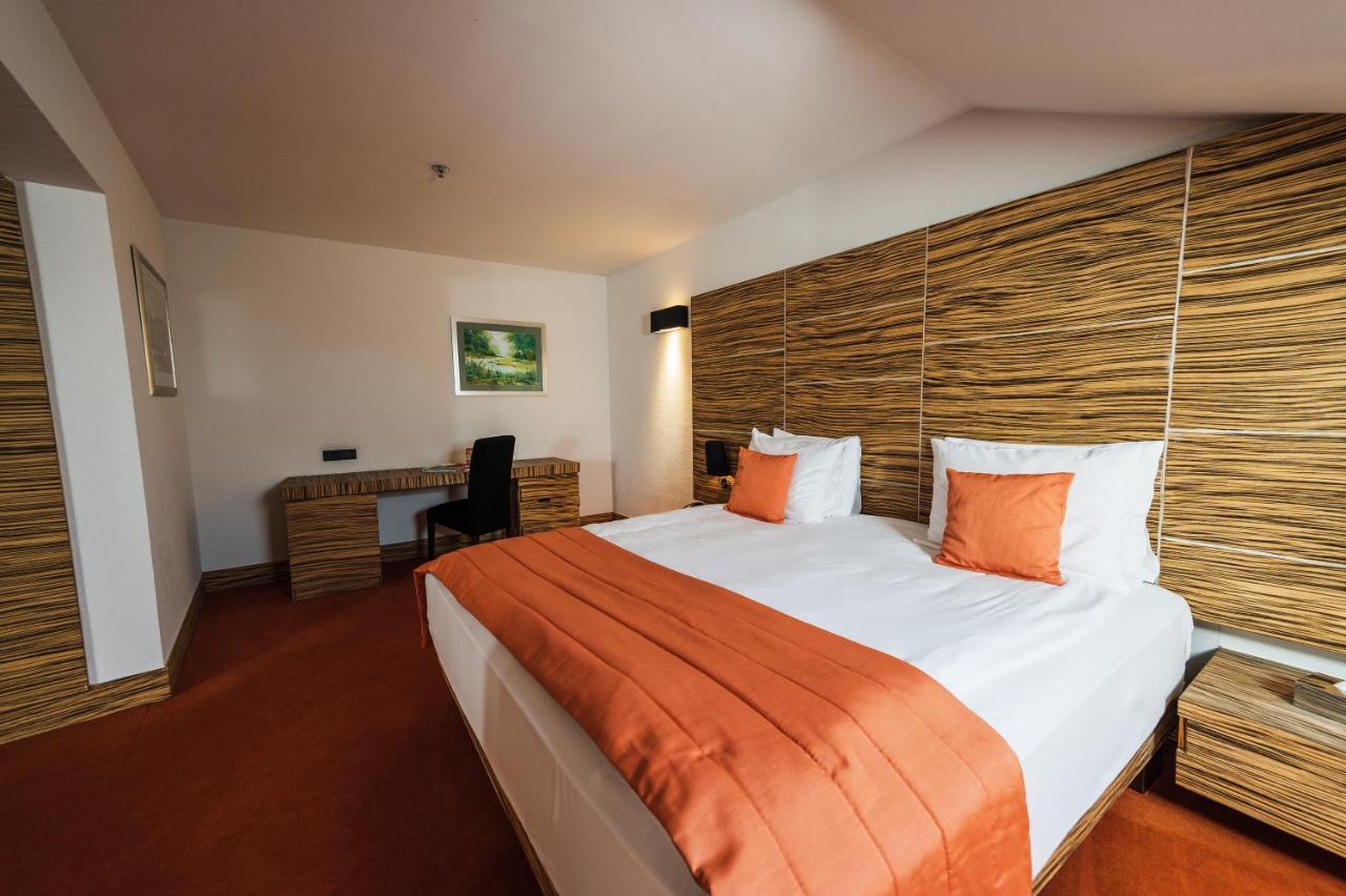 Standard Double Room,1387357040:JPEG