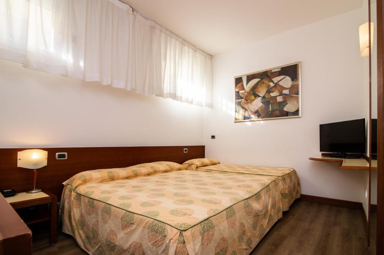 Classic Triple Room,971310391:JPEG