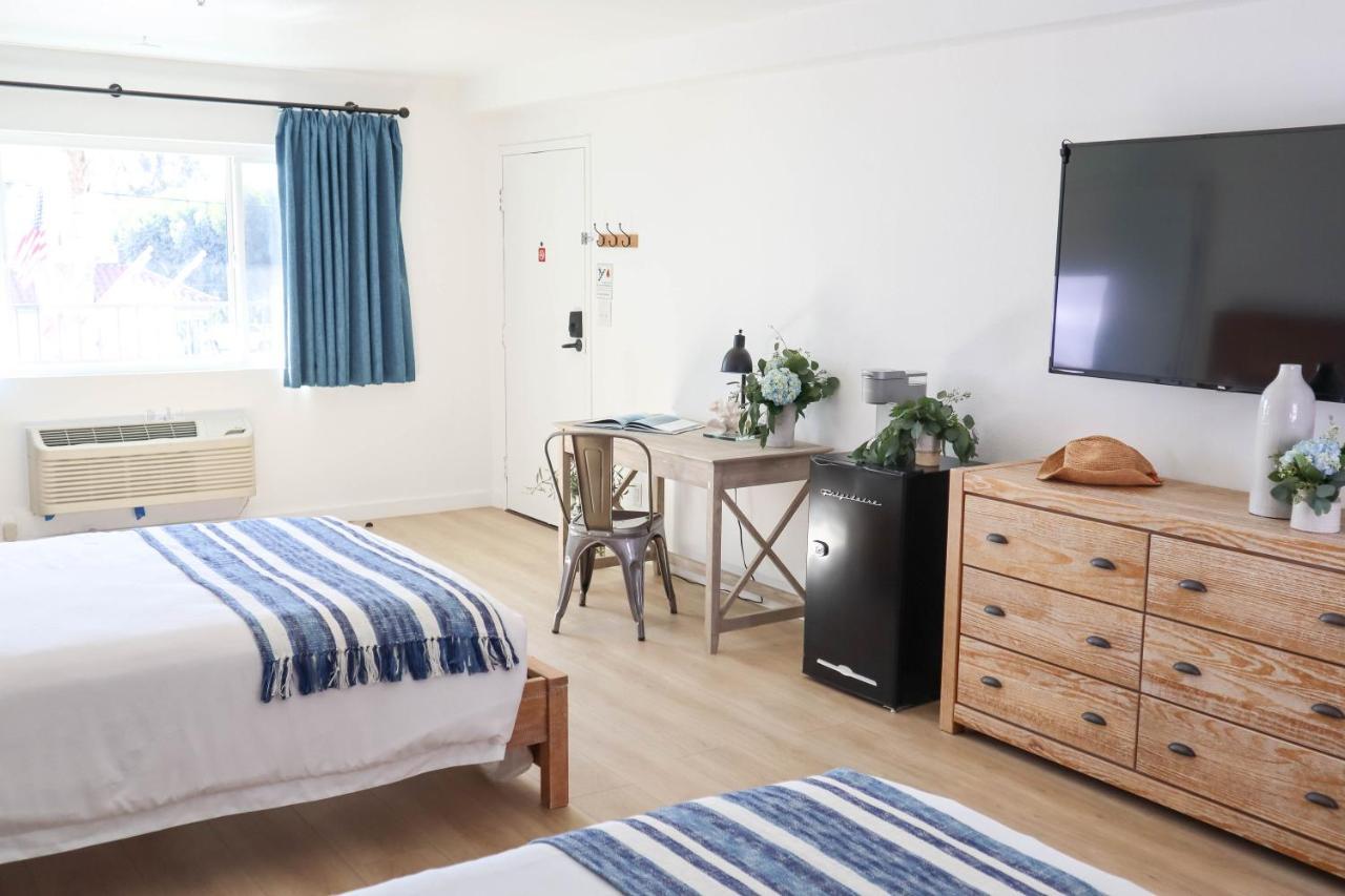 Coastal Deluxe Two Queen Beds