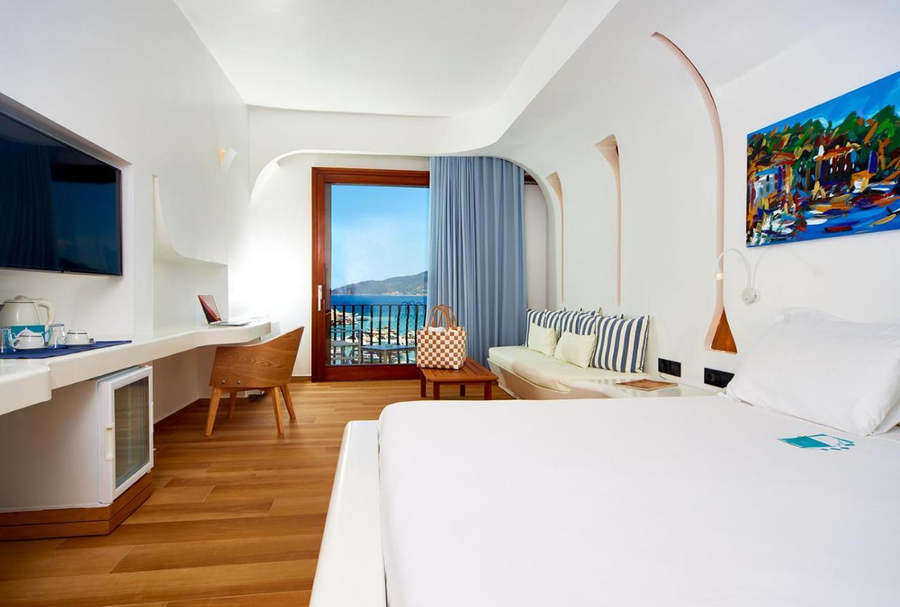 Junior Suite Superior Harbor View Spa Access