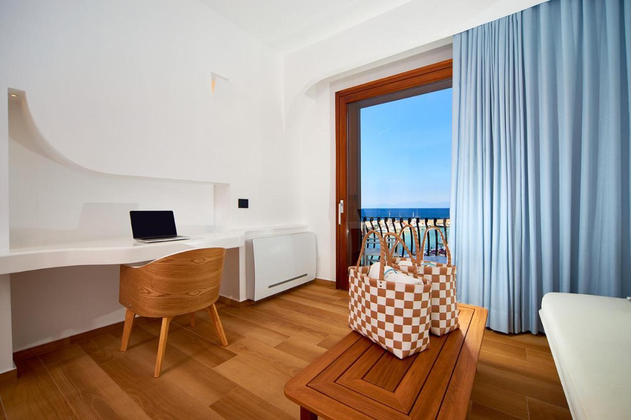 Junior Suite Superior Harbor View Spa Access