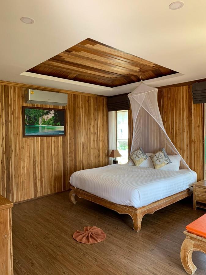 Deluxe Double Room Hill Top