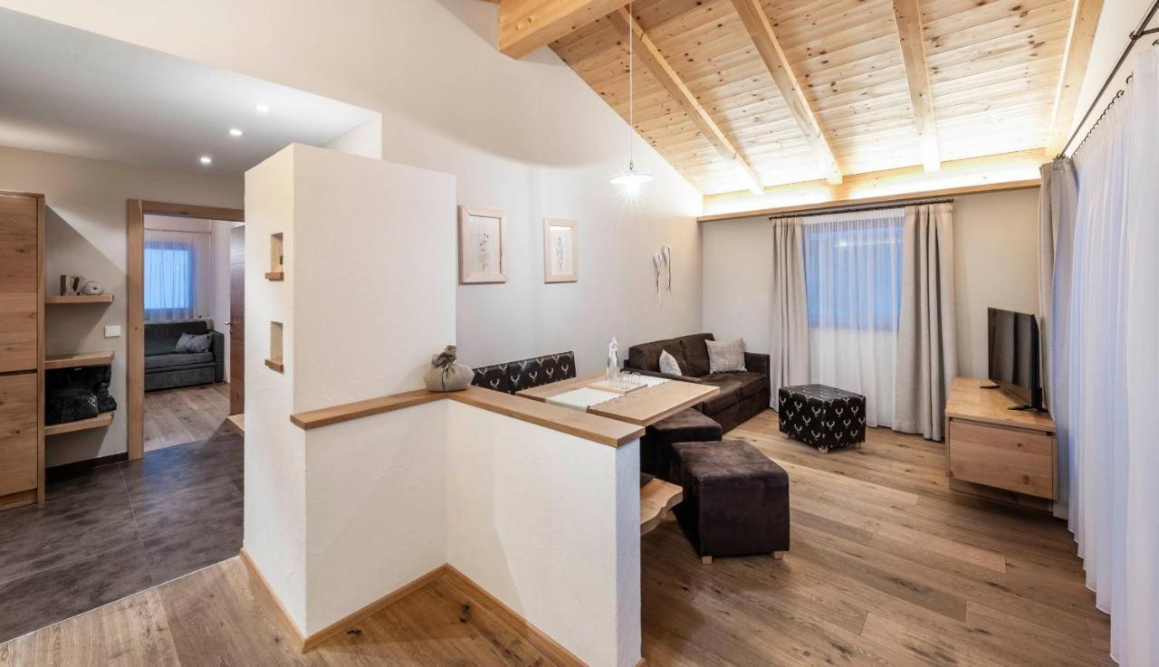 Superior Chalet,945002737:JPEG