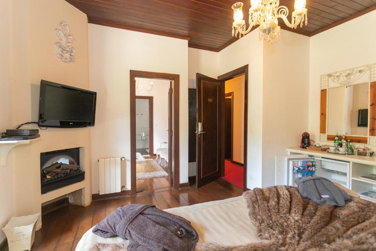 Deluxe King Suite