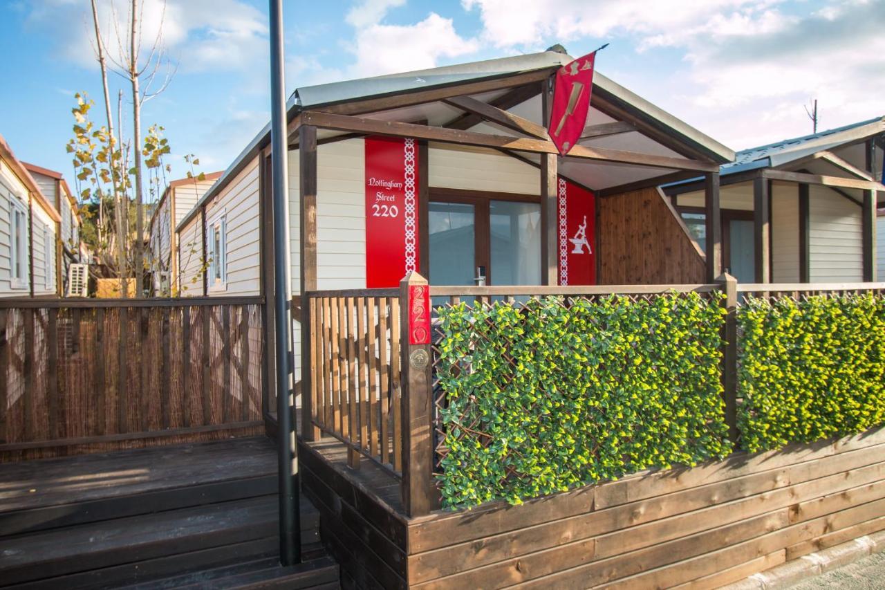 One-Bedroom Bungalow,979429273:JPEG