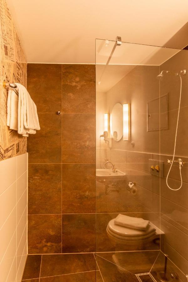 Large Single Room