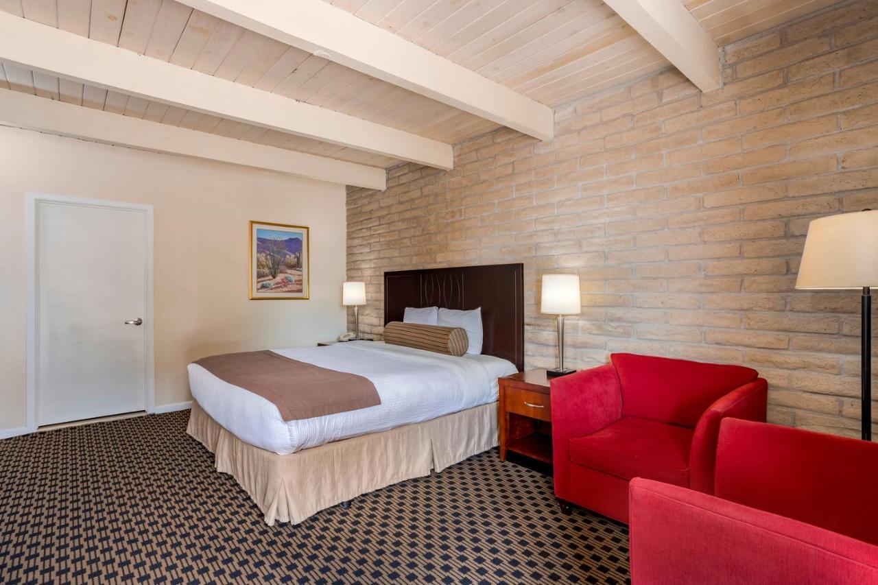 Double Room,976904215:JPEG