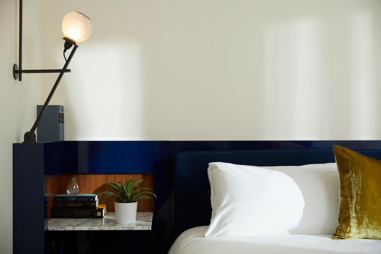 Courtyard King Guestroom