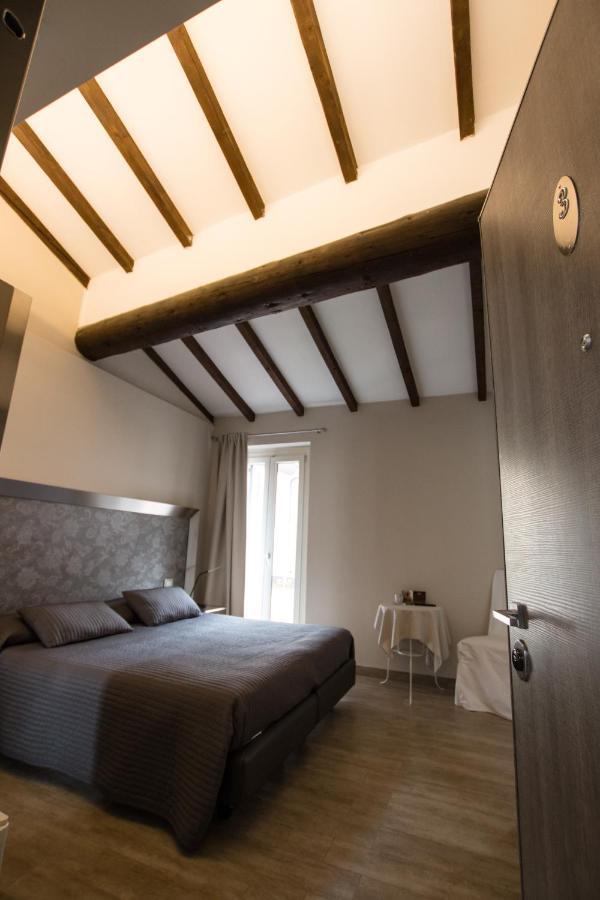Double Room,977925160:JPEG