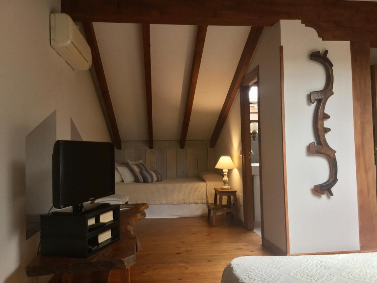 Triple Room Bathroom,1574954270:JPEG