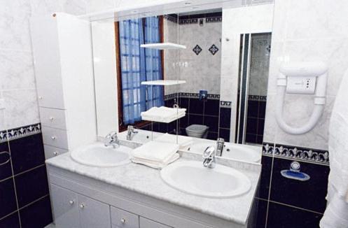 Prestige Double Room Private Bathroom the Room