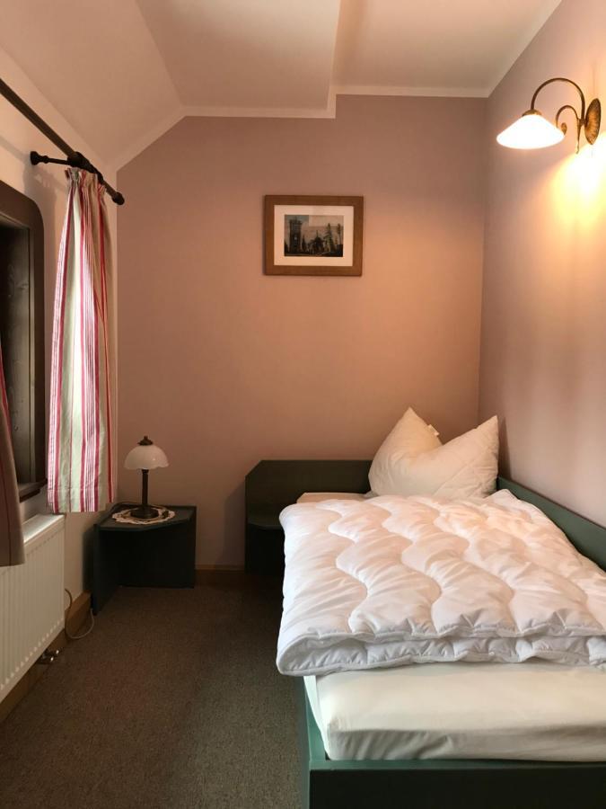 Single Room,978601975:JPEG
