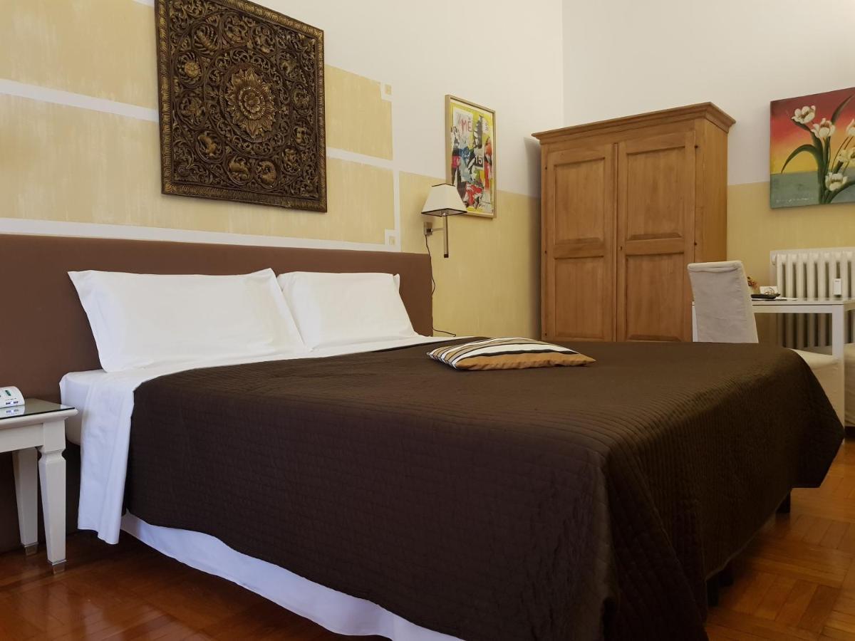 Double or Twin Room Private Bathroom