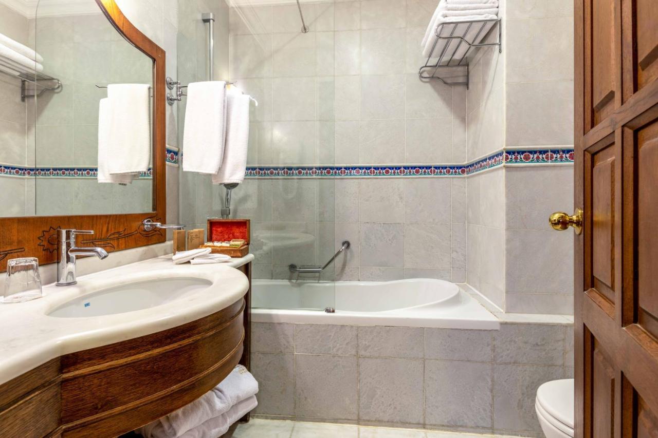 Deluxe Single Room,979226650:JPEG