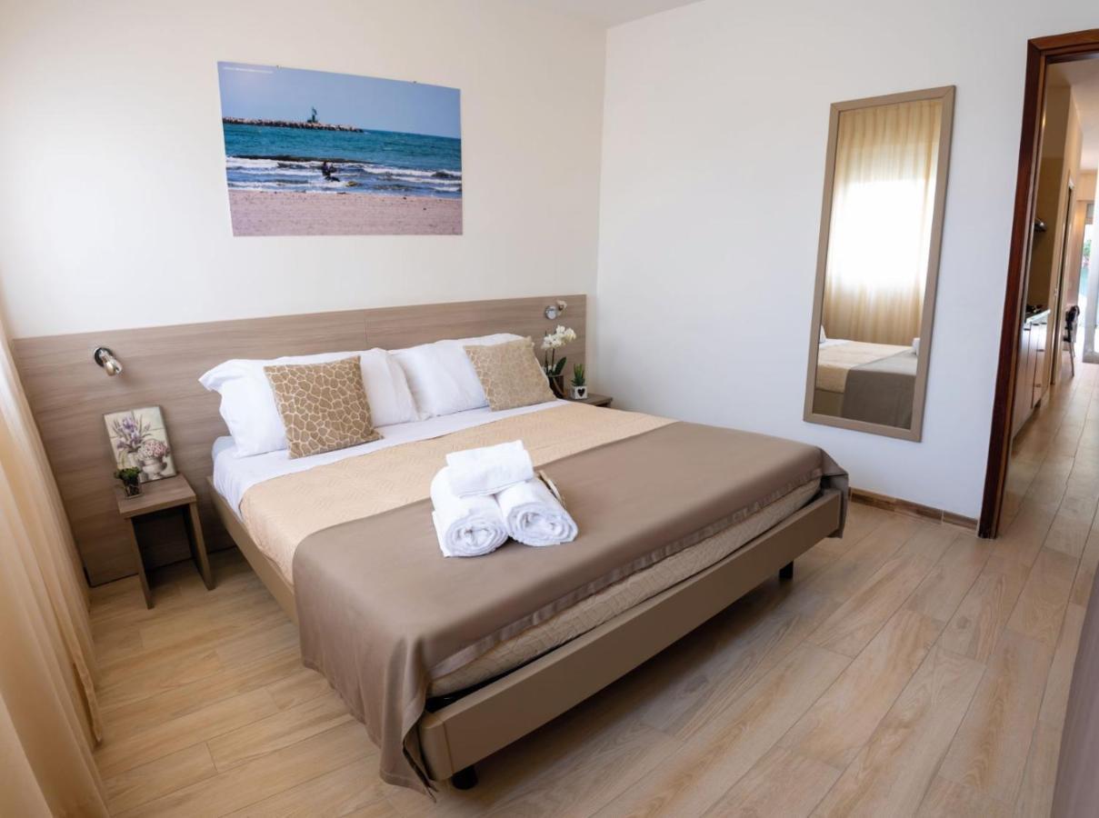 Two-Bedroom Apartment,979336096:JPEG