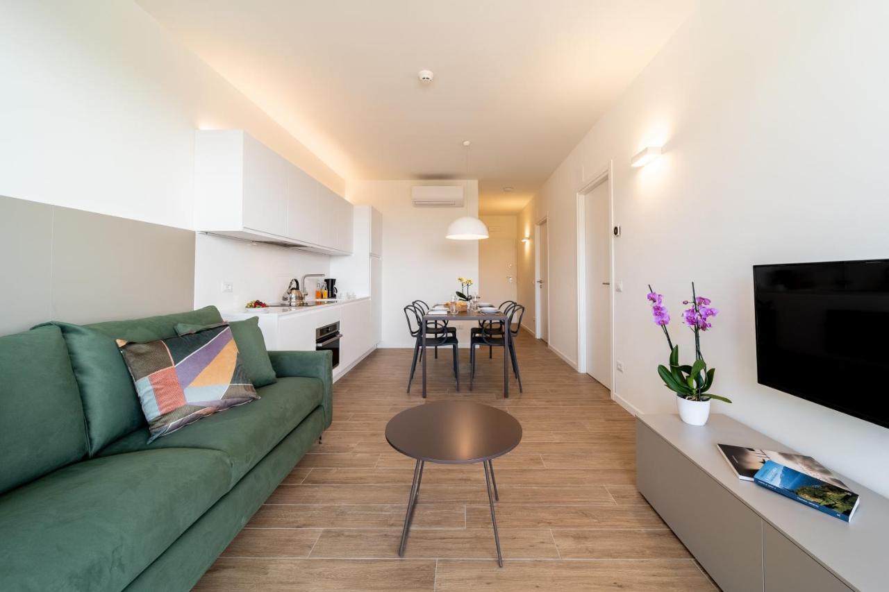 One-Bedroom Apartment Top,979362757:JPEG