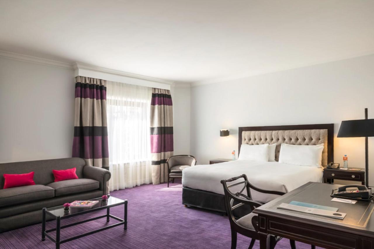 Junior Queen Suite City View