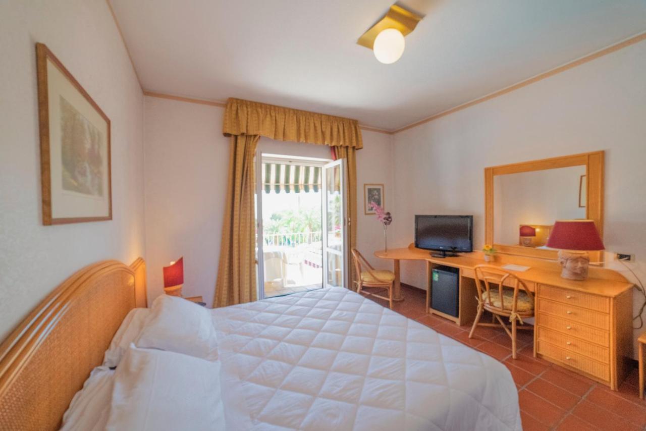 Double or Twin Room,979518571:JPEG