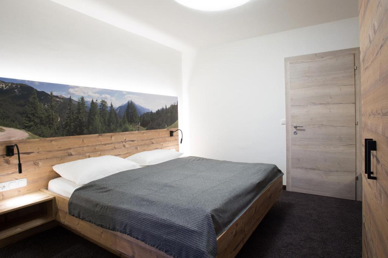 Three-Bedroom Apartment,979519939:JPEG