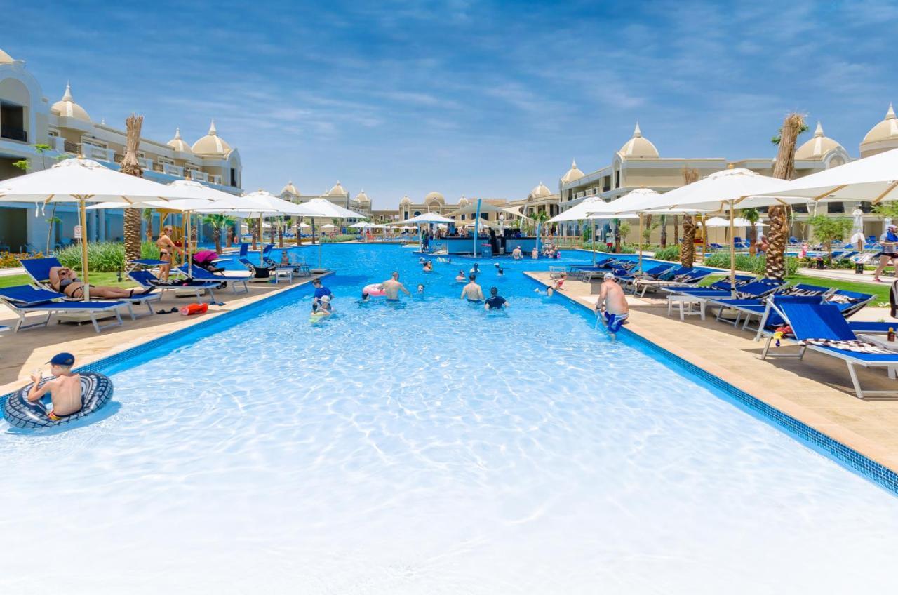 Double Swim Up Room