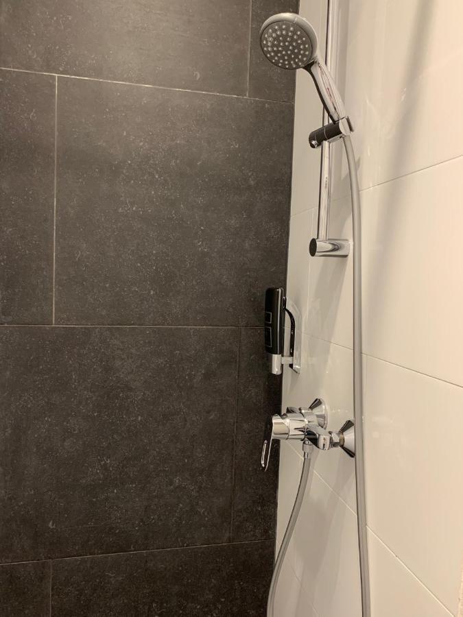 Triple Room Private Bathroom,1293932053:JPEG
