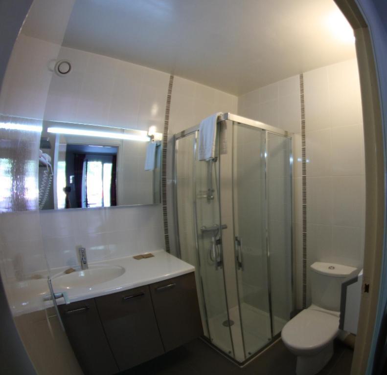 Standard Double Room Shower,11513383:JPEG
