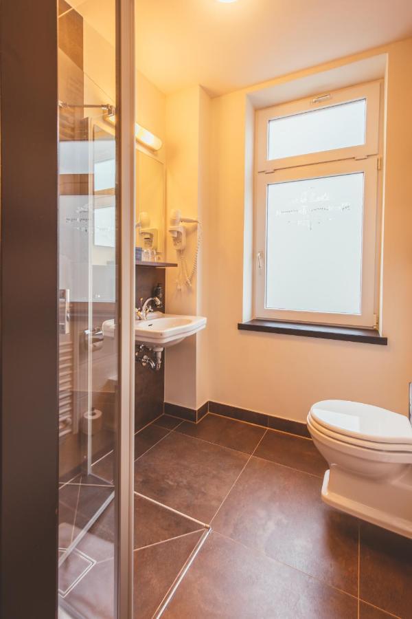 Large Single Room