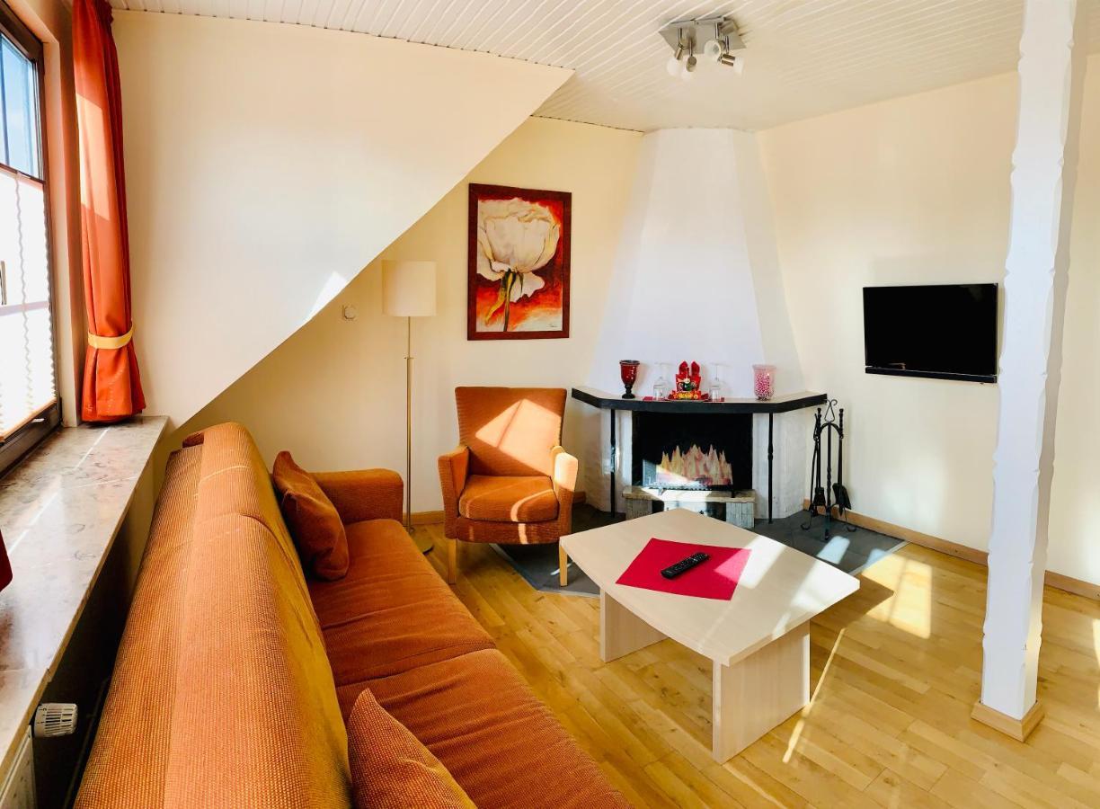 Suite Fireplace,980783725:JPEG