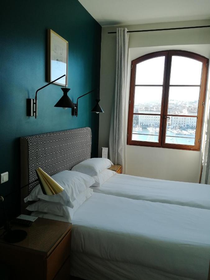 Classic Twin Room Old Port View