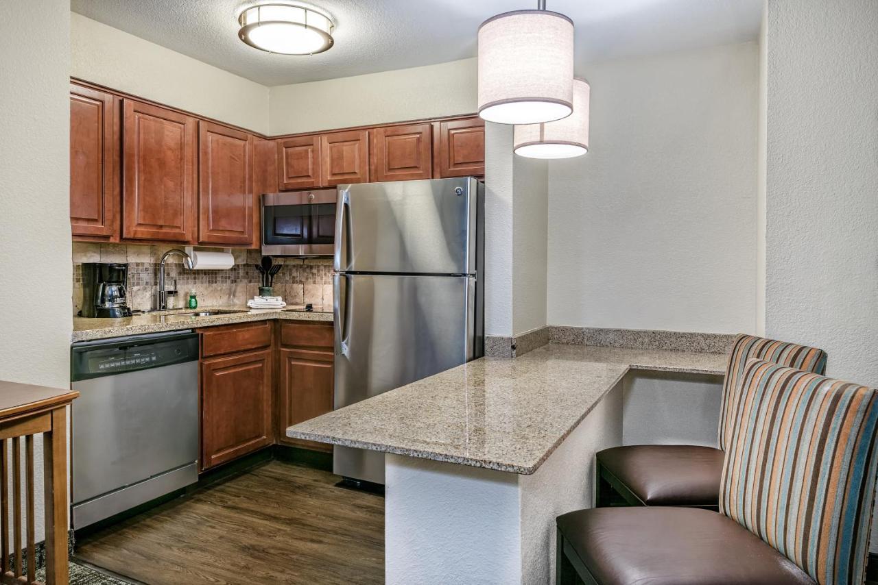 One-Bedroom King Suite,981222238:JPEG