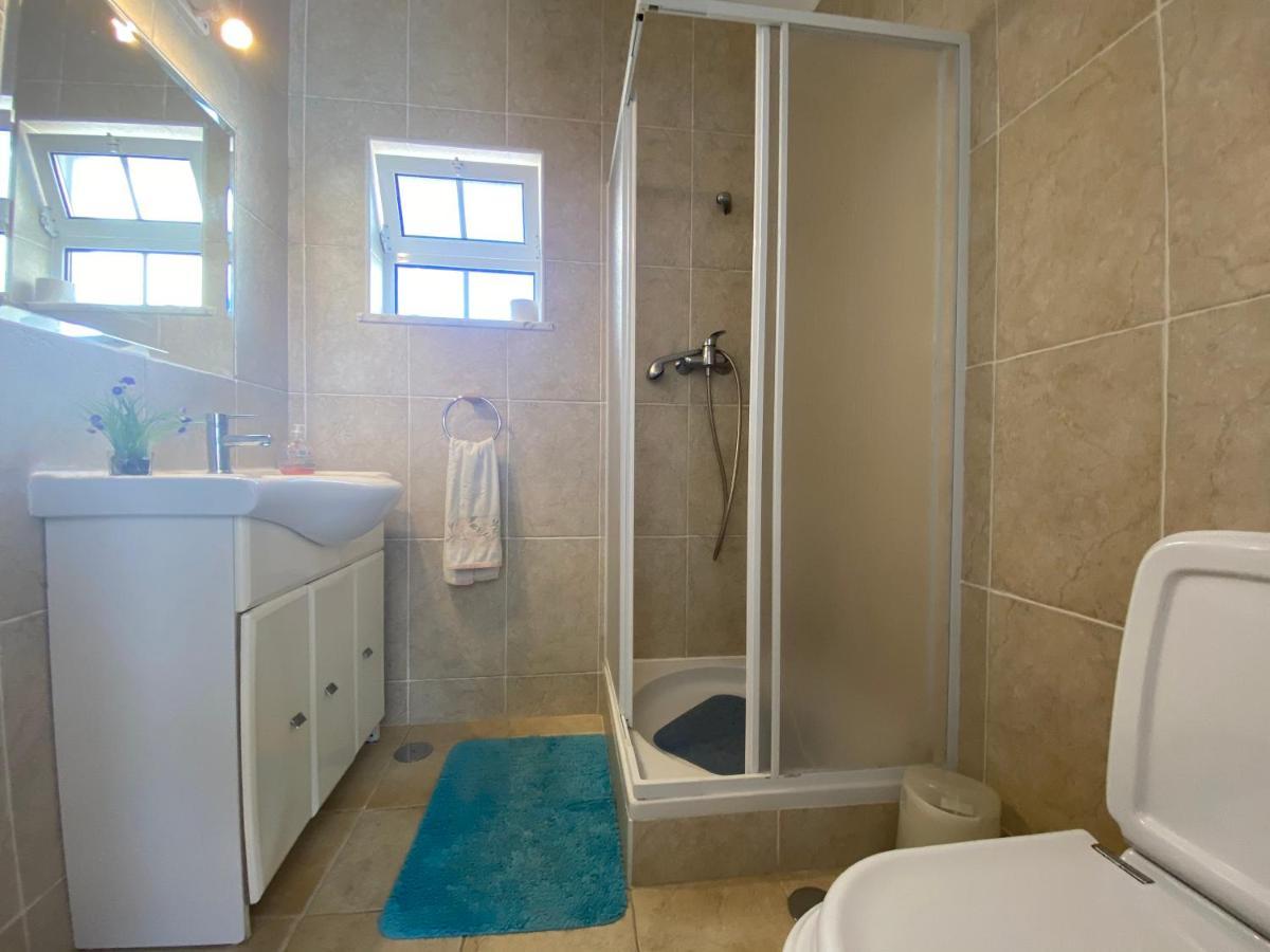 Double Room Private Bathroom,1378905716:JPEG
