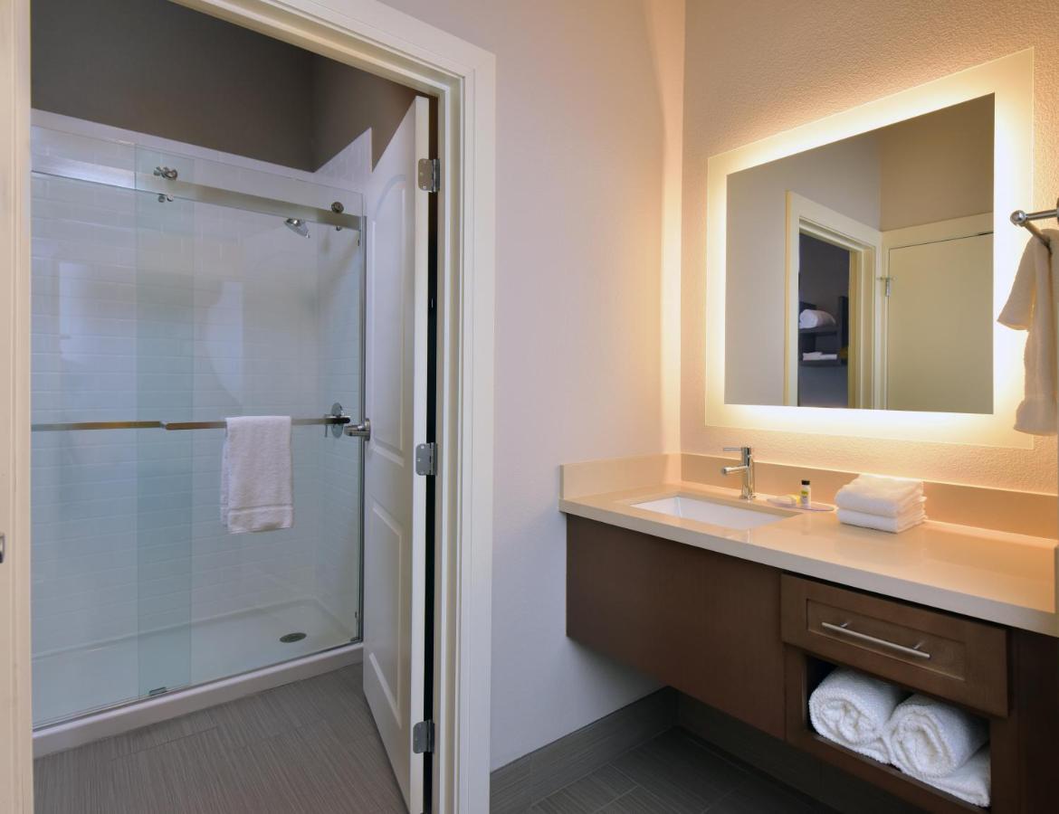 Two-Bedroom Suite,981524470:JPEG