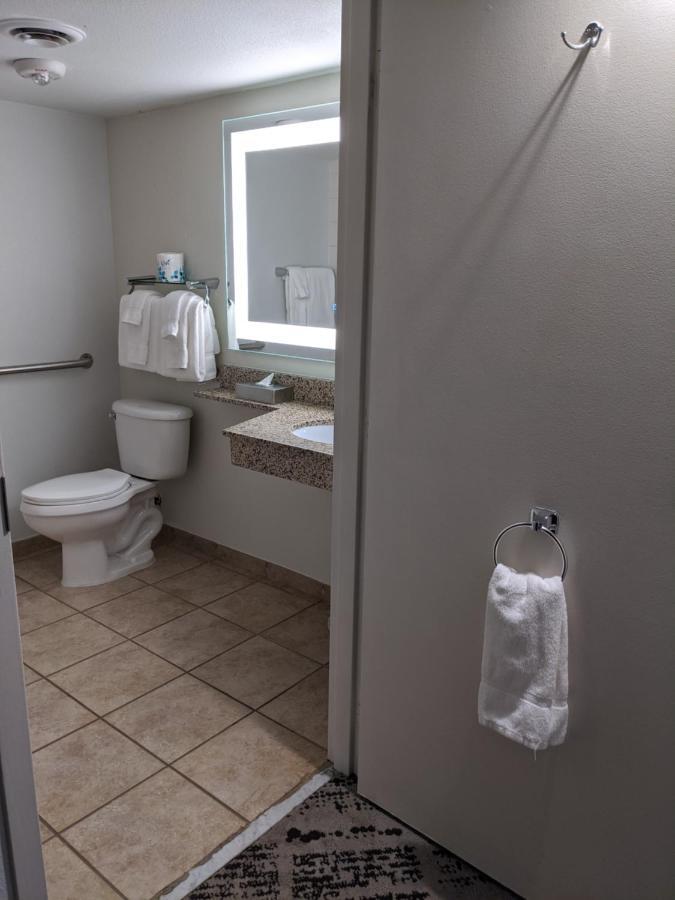 Queen Room Disability Access or Non-Smoking,982072825:JPEG