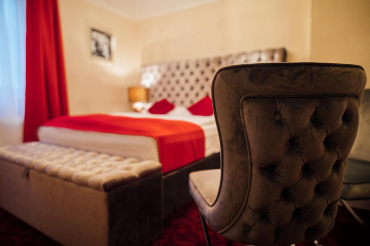 Standard Double or Twin Room,982122199:JPEG