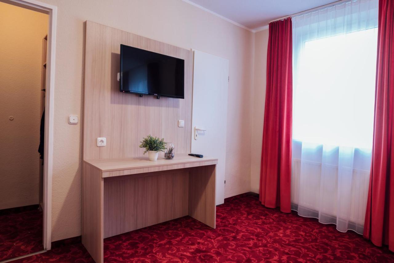 Basic Triple Room