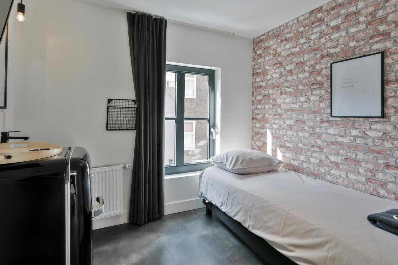 Single Room Shared Shower Toilet