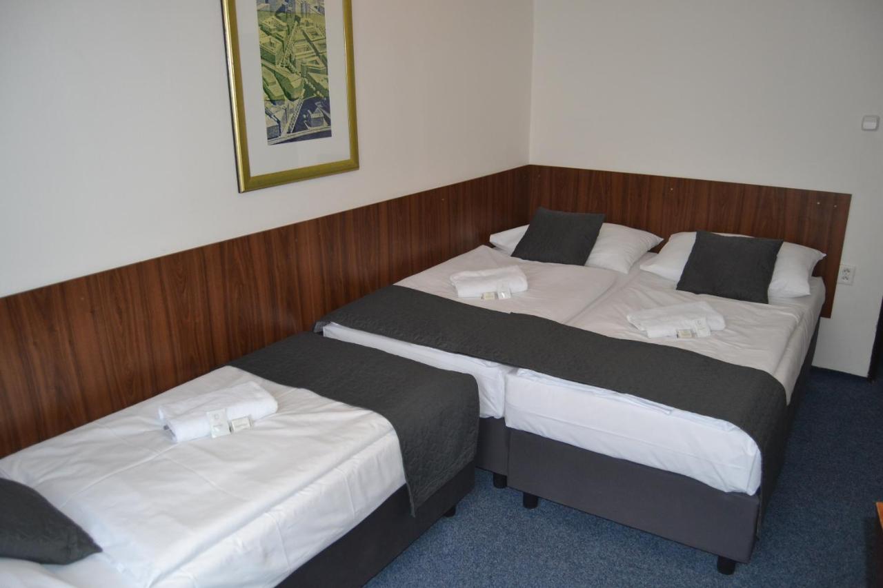 Triple Room,982260487:JPEG