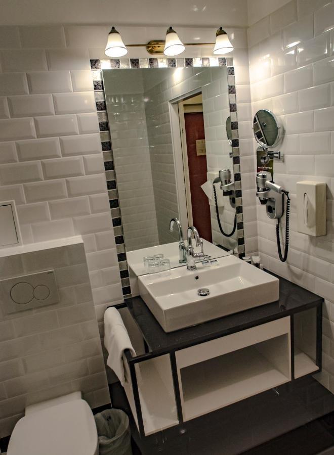 Deluxe Room Double or Twin