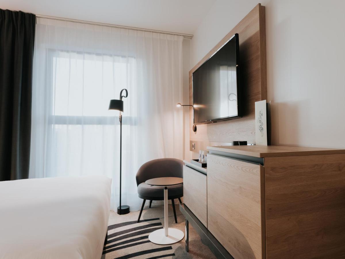 Classic Double Room,982376068:JPEG