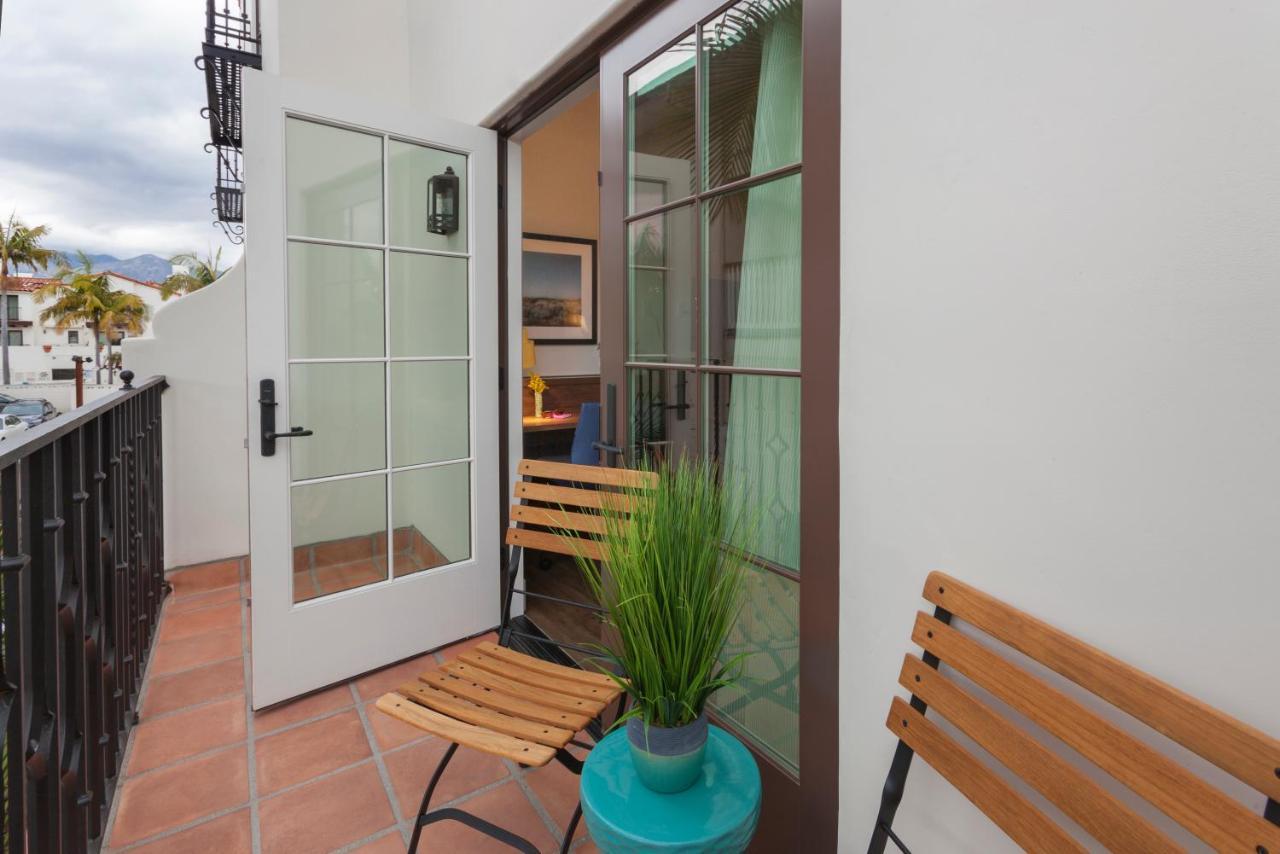 Room 1 King Bed Bathtub Balcony Accessible,983210752:JPEG